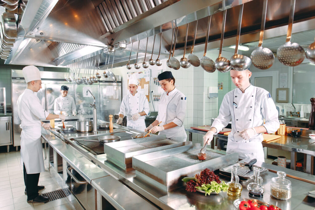The Best Dining Near Casseekey Island: A Food Lover’s Guide to Jonathan’s Landing and Jupiter